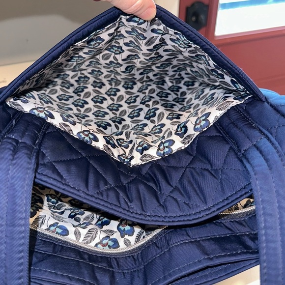 Vera Bradley Classic Navy Small Zippered Tote in Performance Twill - Picture 4 of 9